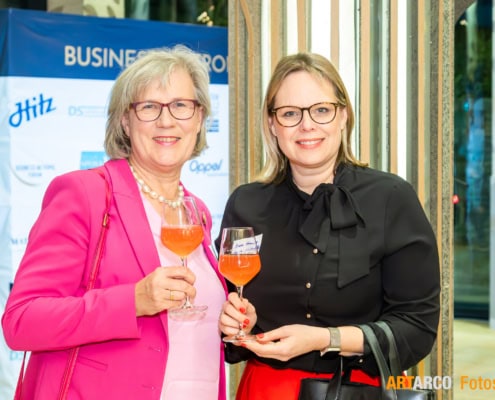 Gäste & Sponsoren im Gespräch beim Business-Event